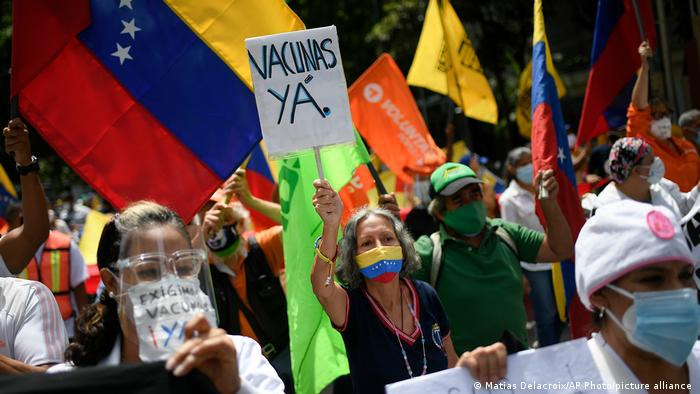 Vacunación en Venezuela, de promesa en promesa